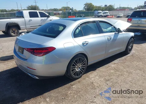 2022 Mercedes-Benz C 300 4Matic z USA, uszkodzony, nr VIN W1KAF4HB3NR059567